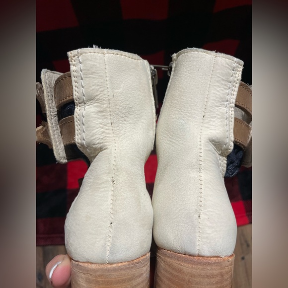 Tiara - Picture 5 of 6